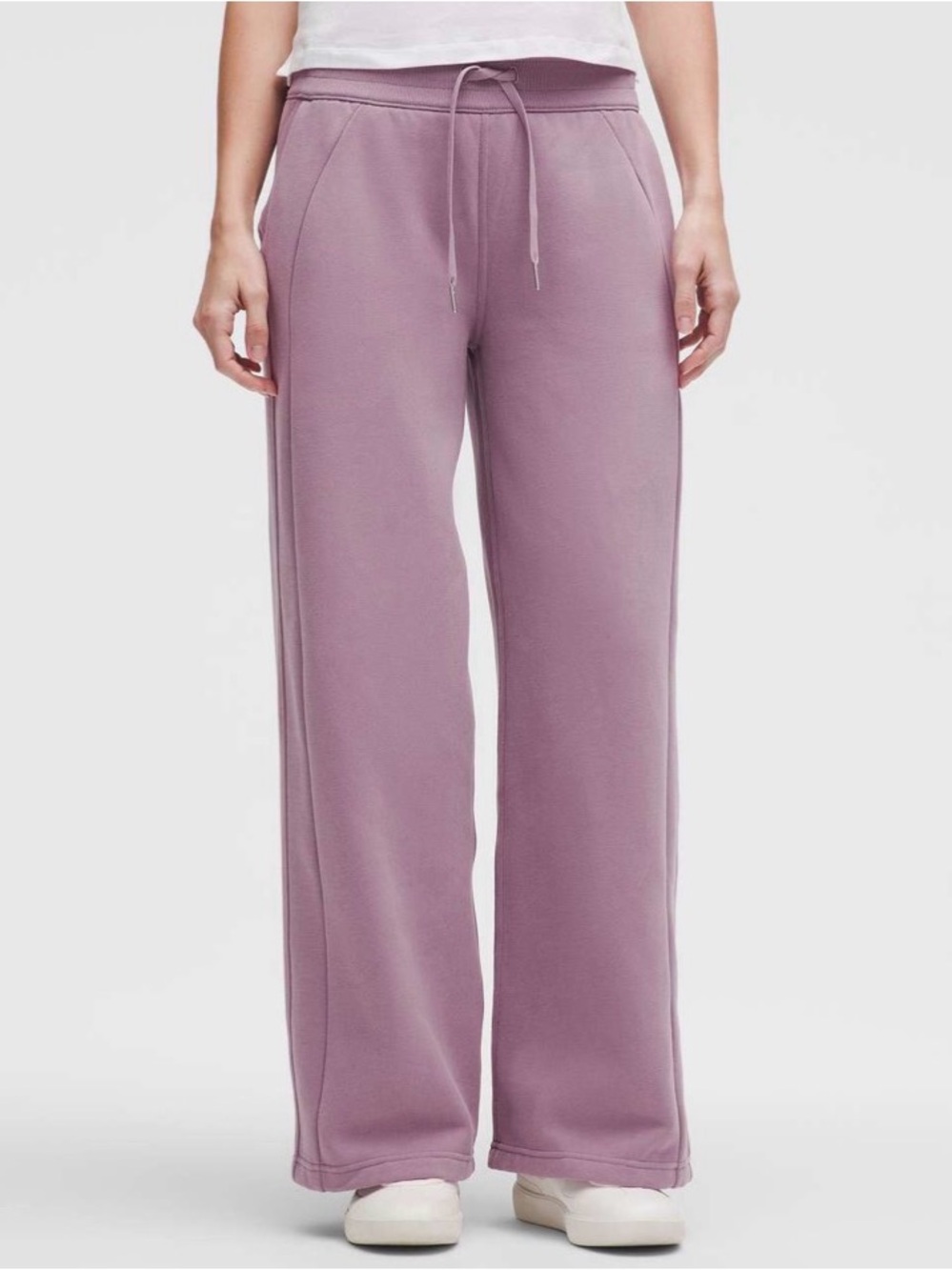 Lululemon Scuba Mid-Rise Wide-Leg Pant *Regular
Lavender Lux